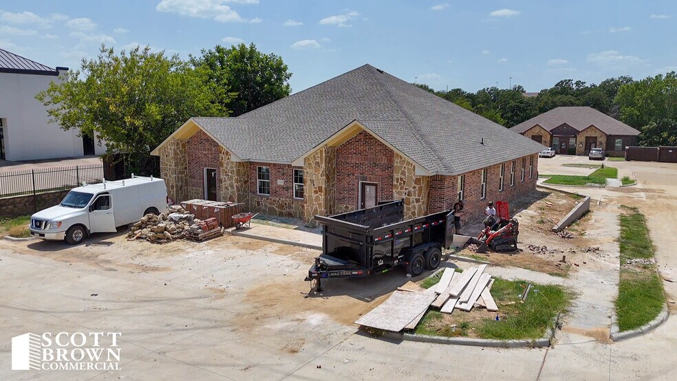 More Photos Of 2366-2372 S Uecker Ln, Lewisville Unknown For Lease