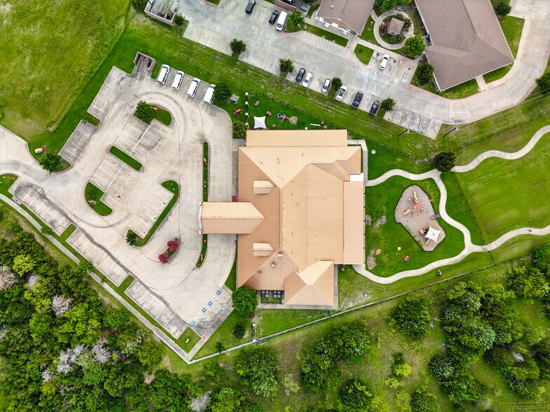 More Photos Of 1700 Cedar Run, Ennis Daycare Center For Sale