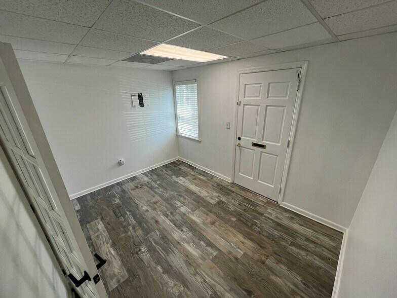 More Photos Of 3231-3233 Superior Ln, Bowie Medical For Lease