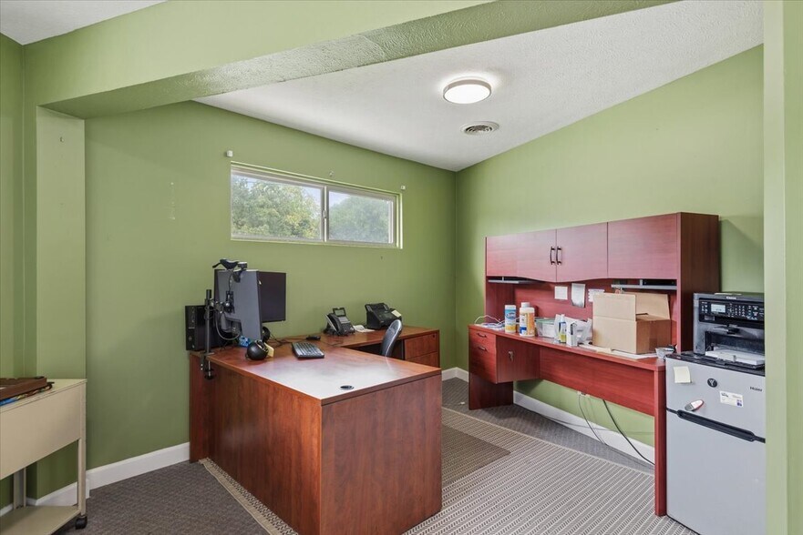 More Photos Of 2060 W Monroe St, Springfield Office For Sale