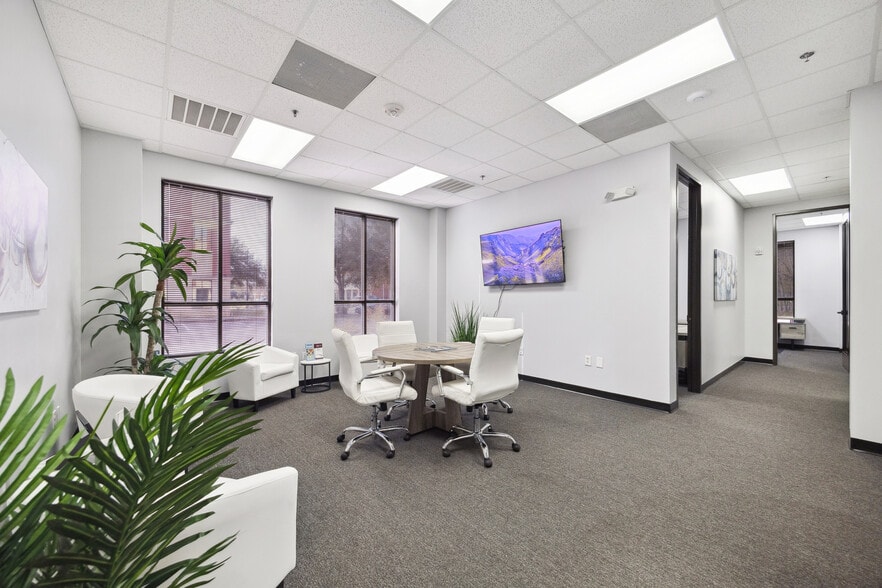 More Photos Of 52 Sugar Creek Center Blvd, Sugar Land Office For Sale