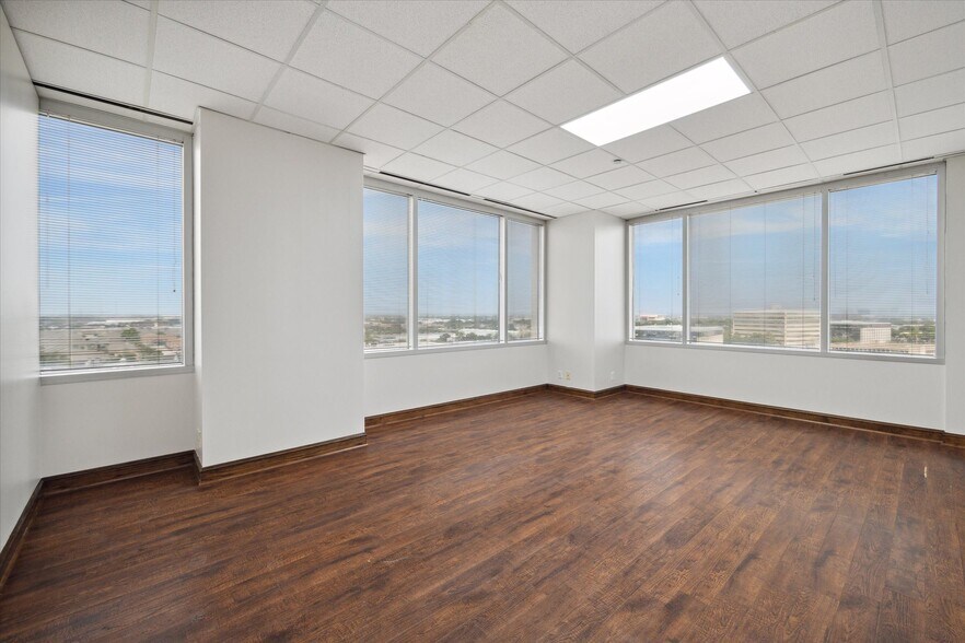 More Photos Of 9800 Centre Pky, Houston Office For Lease