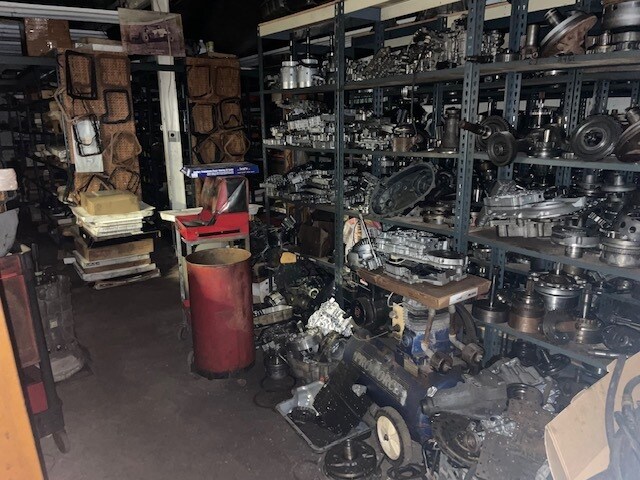 More Photos Of 15 New Cedar, Hamilton Auto Repair For Sale