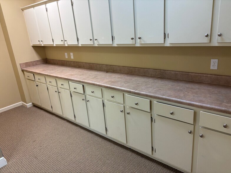 More Photos Of 10 Plantation Park Dr, Bluffton Office For Sale