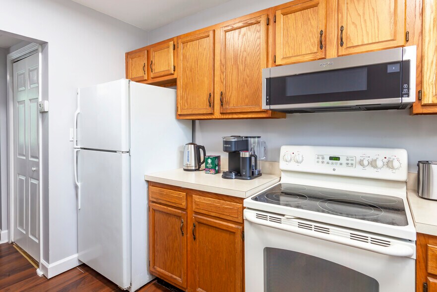 More Photos Of 2859 Denver St SE, Washington Apartments For Sale