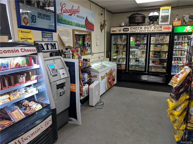 More Photos Of 4012 N Clare Ave, Harrison Convenience Store For Sale