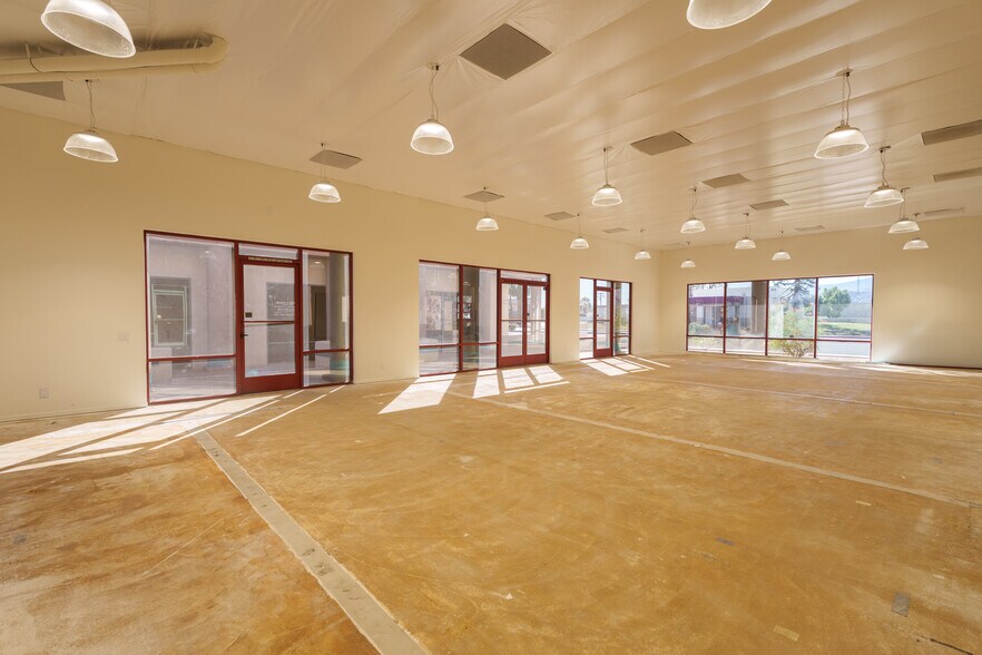 More Photos Of 68828 Ramon Rd, Cathedral City Office For Lease