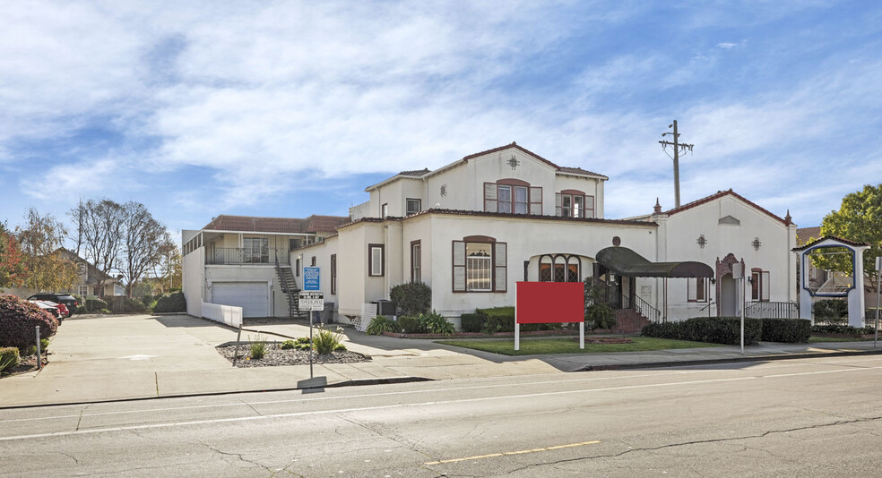 Primary Photo Of 1370 Santa Rosa St, San Leandro Funeral Home For Sale