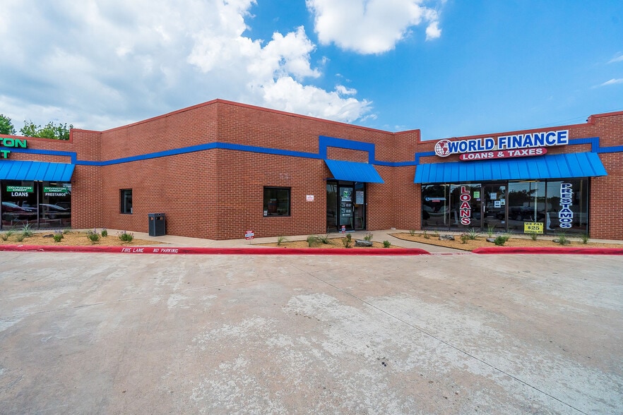 More Photos Of 405 N McDonald St, McKinney Unknown For Lease