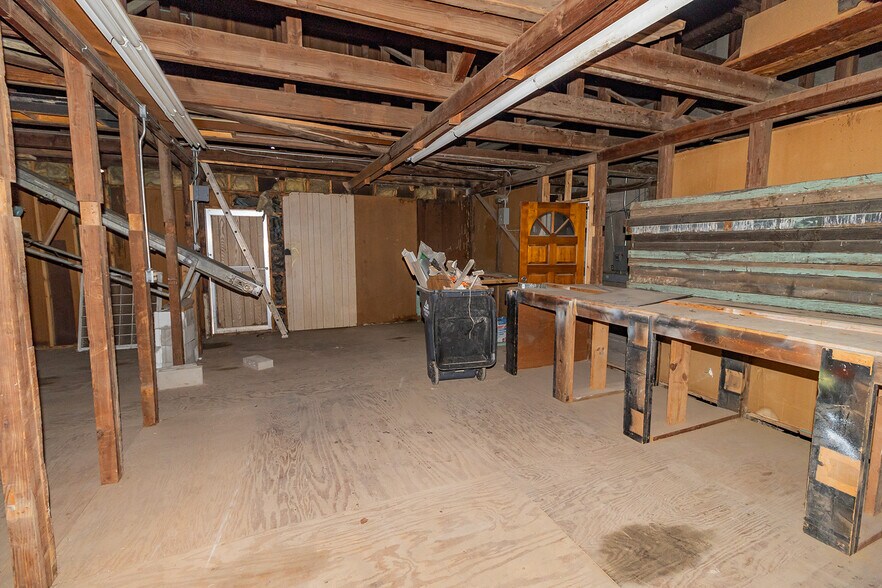 More Photos Of 1627 S Hillside St, Wichita Freestanding For Sale