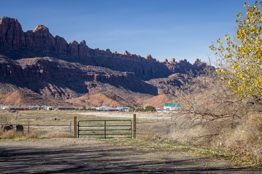 More Photos Of 35 Acres West Coronado, Moab Land For Sale