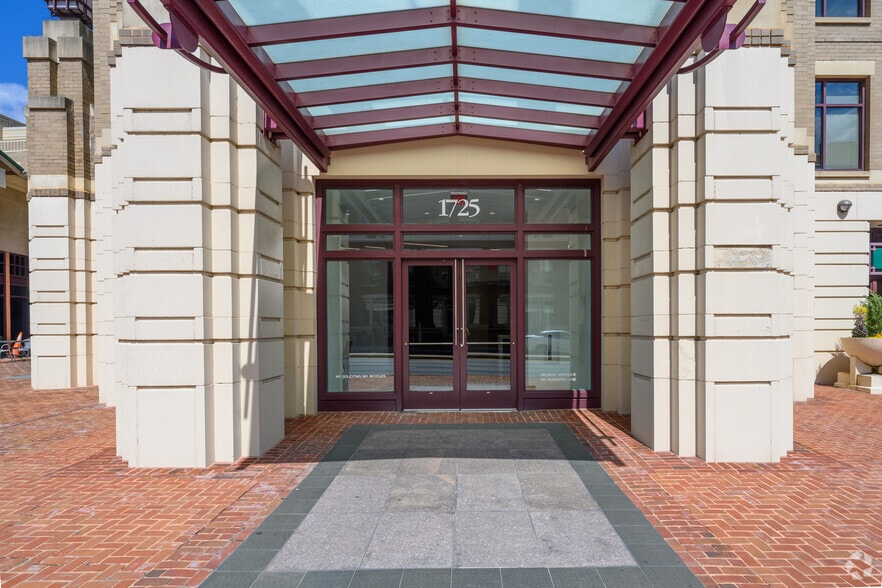 More Photos Of 1725 Duke St, Alexandria Office For Lease