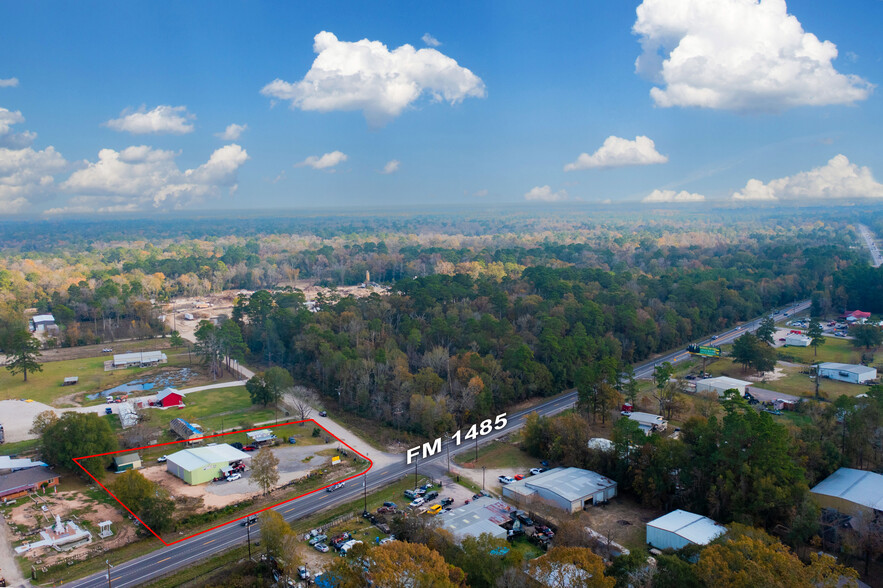 More Photos Of 22725 Lost Lake Dr, New Caney Light Distribution For Sale