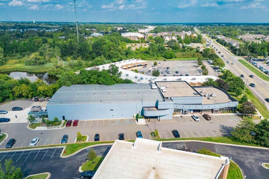 More Photos Of 42350 Grand River Ave, Novi Office For Sale