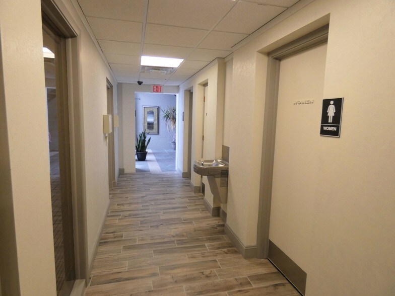 More Photos Of 3070 Riverside Dr, Columbus Medical For Lease