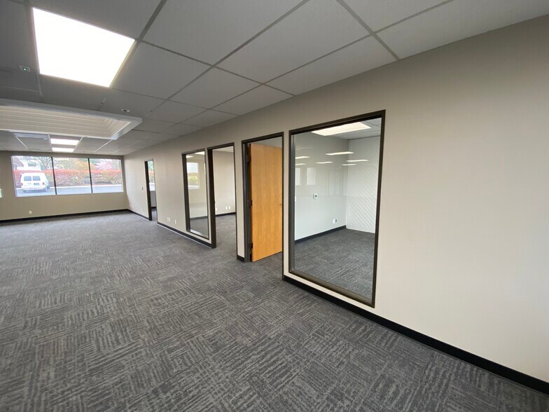 More Photos Of 10189 SW Avery St, Tualatin Manufacturing For Lease