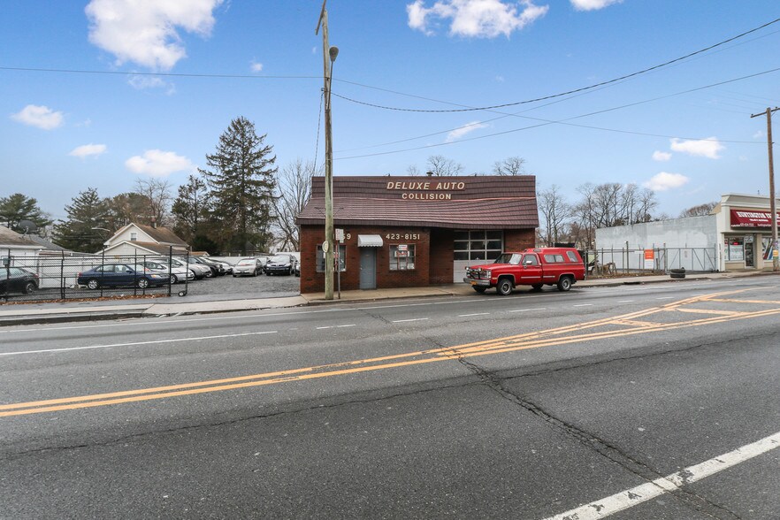 More Photos Of 1959 New York Ave, Huntington Station Auto Repair For Sale
