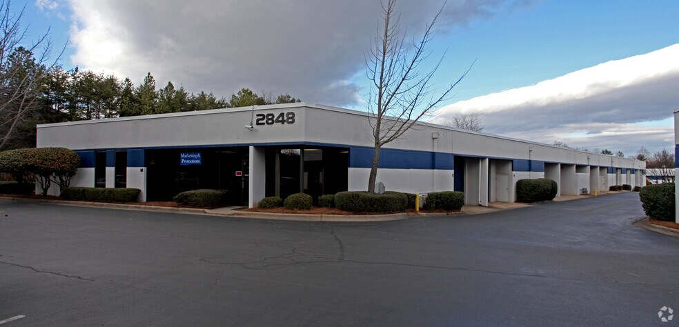 More Photos Of 2848 Queen City Dr, Charlotte Light Manufacturing For Lease