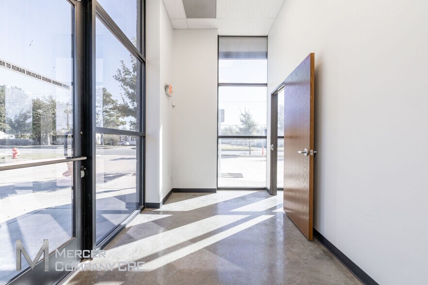 More Photos Of 2845 S Portland Ave, Oklahoma City Warehouse For Sale