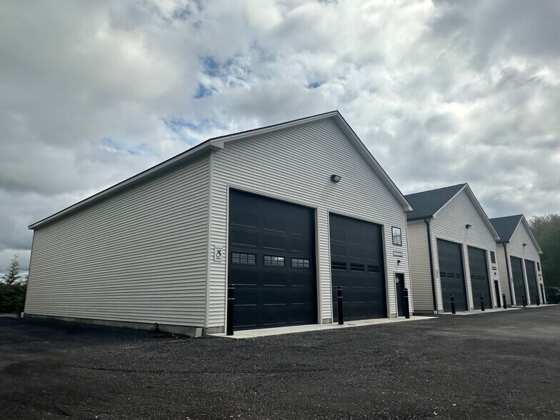 More Photos Of 169 Norwich Rd, Plainfield Warehouse For Lease