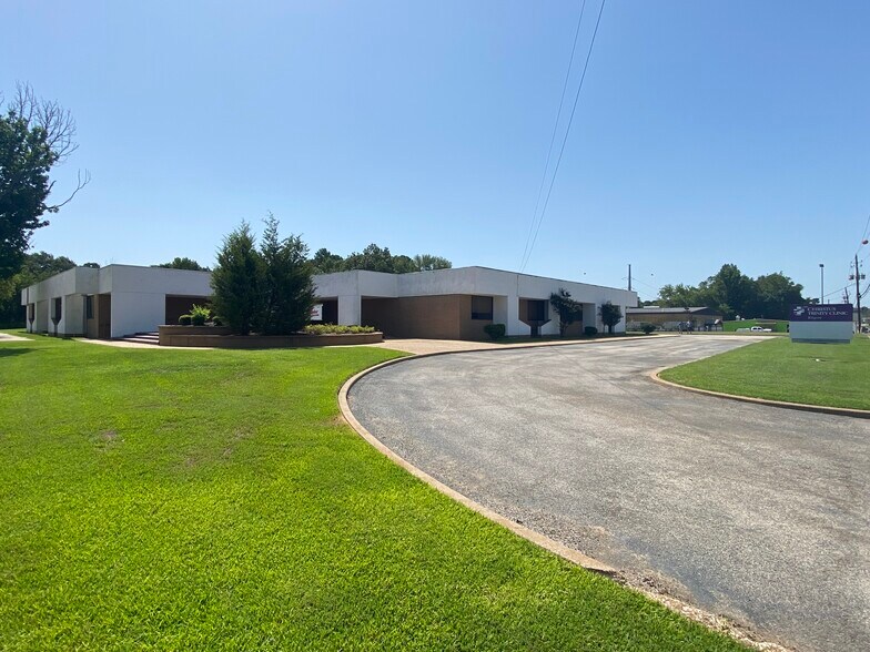 More Photos Of 1718 S Henderson Blvd, Kilgore Medical For Lease