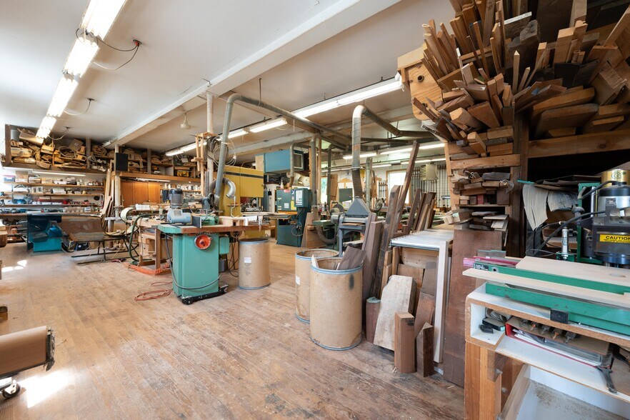 More Photos Of 45 West St, New Milford Light Manufacturing For Sale