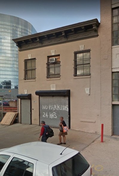 Primary Photo Of 4301 Queens St, Long Island City Warehouse For Lease