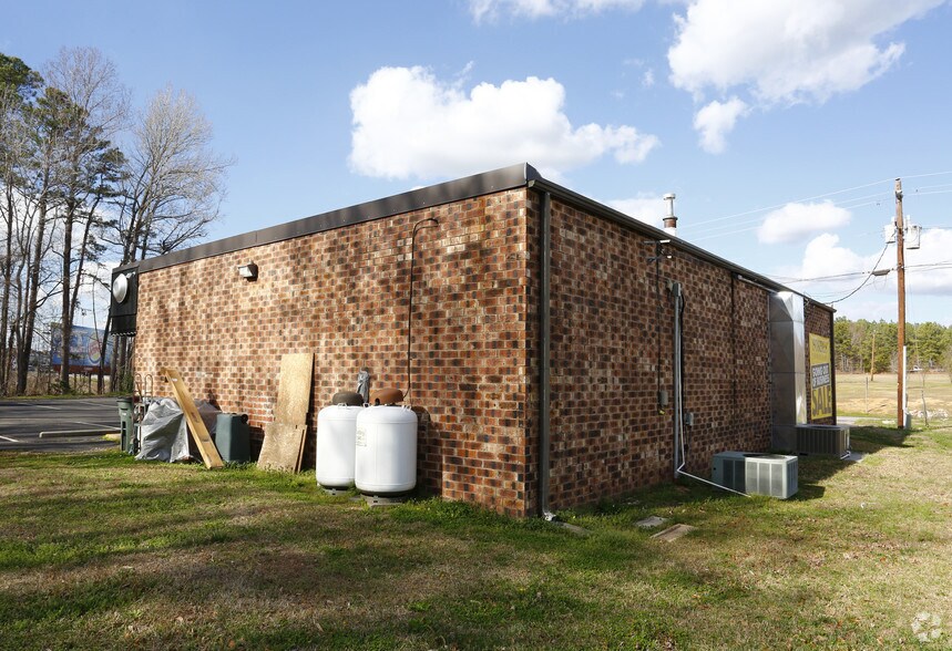 More Photos Of 1154 E Caswell St, Wadesboro Storefront Retail Office For Lease