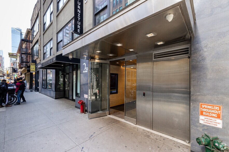 More Photos Of 259 W 30th St, New York Office For Lease