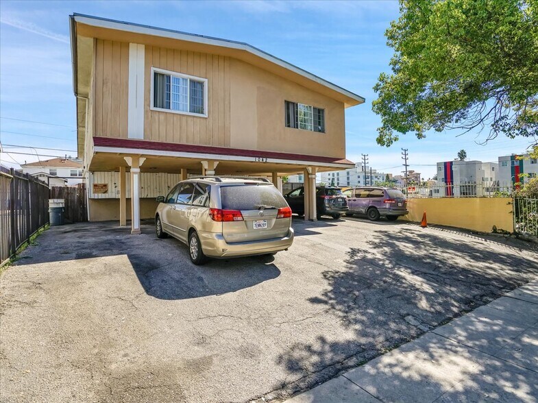 More Photos Of 1042 S Oxford Ave, Los Angeles Apartments For Sale
