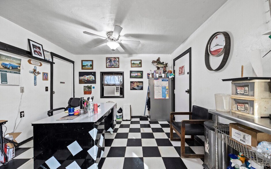 More Photos Of 13508 US HWY 90, Live Oak Industrial For Sale