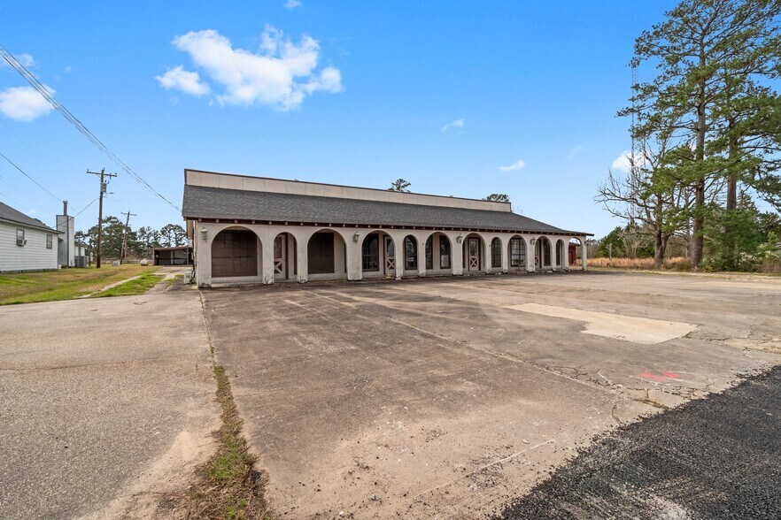 More Photos Of 6738 US Highway 190 E, Livingston Convenience Store For Sale