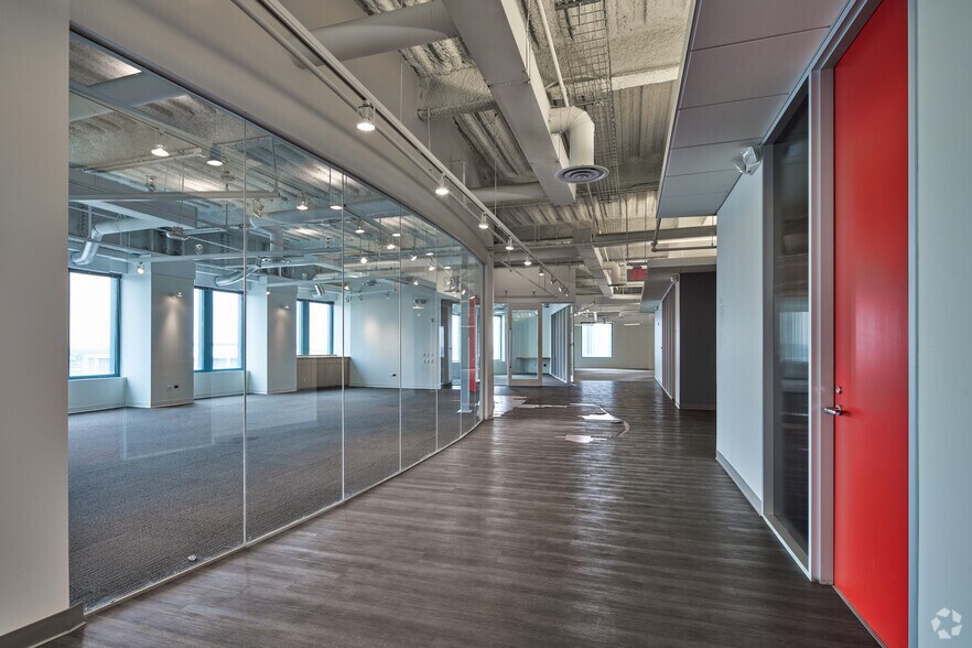 More Photos Of 150 W Jefferson Ave, Detroit Office For Lease