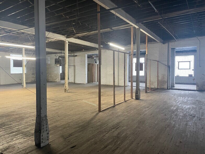 More Photos Of 1900 Lowe St, Pittsburgh Warehouse For Sale