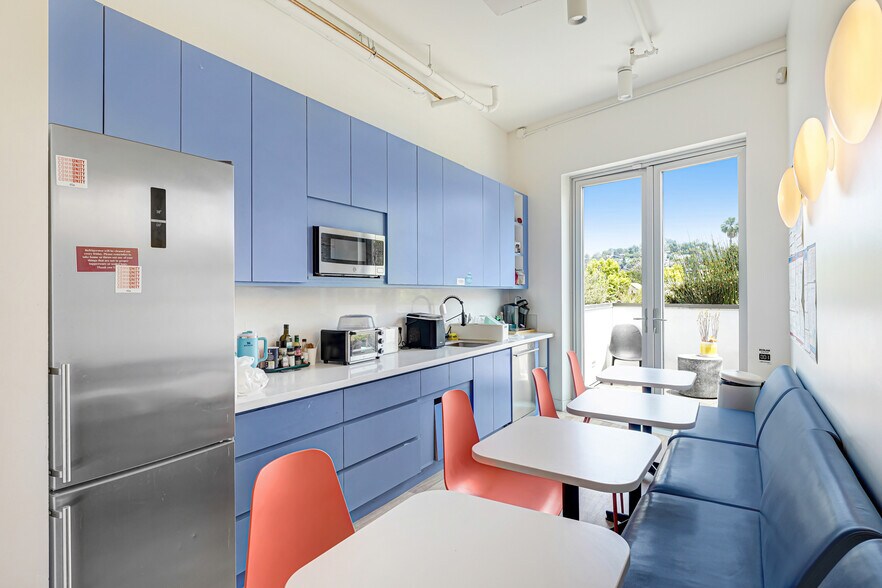 More Photos Of 3921 W Sunset Blvd, Los Angeles Storefront For Sale