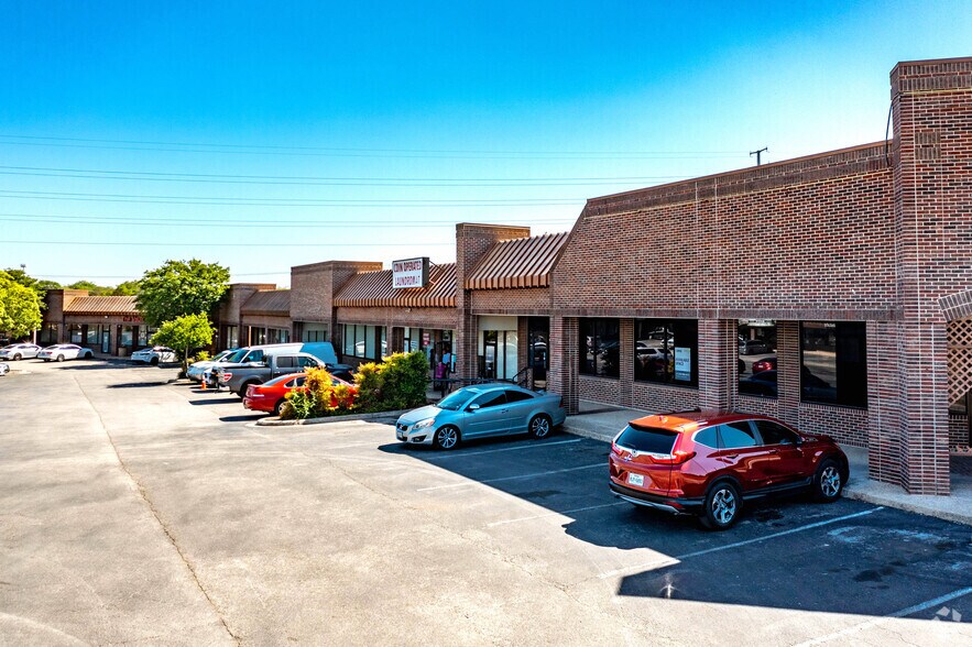 More Photos Of 5121 Crestway Dr, San Antonio Unknown For Lease