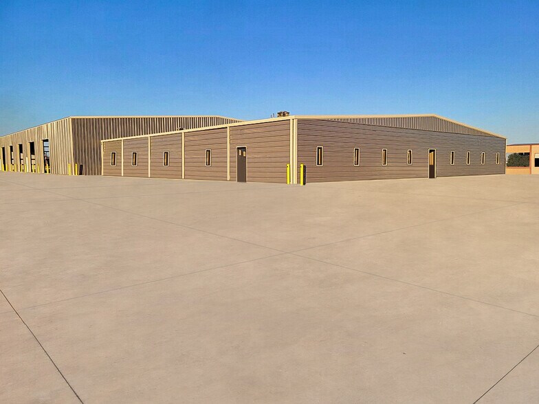 More Photos Of IH-10 near Hwy 62, Orange Unknown For Lease