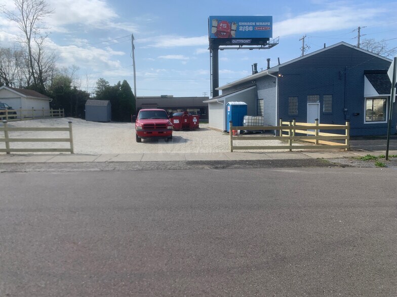 More Photos Of 575 Canton Rd, Akron Auto Repair For Sale