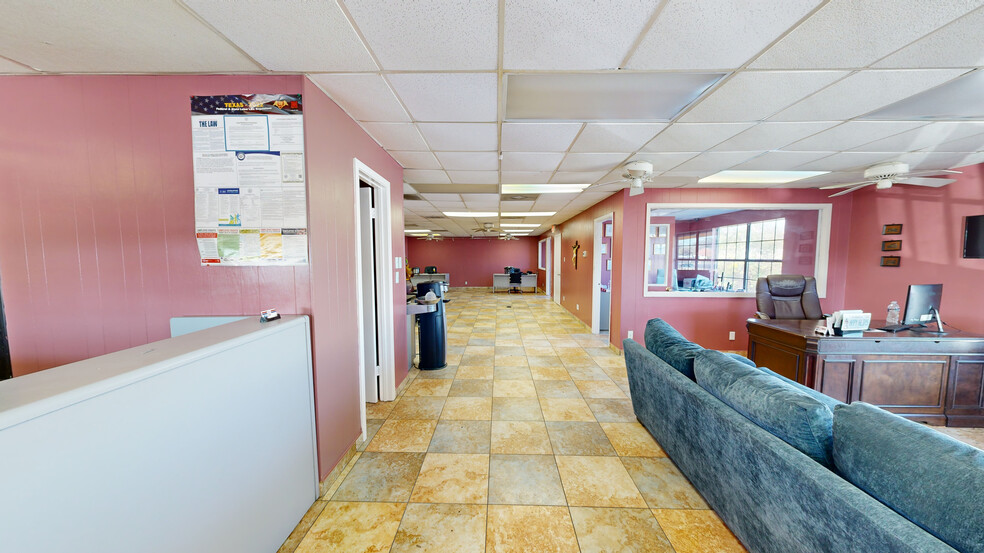 Primary Photo Of 2606 Shaver St, Pasadena Auto Dealership For Lease