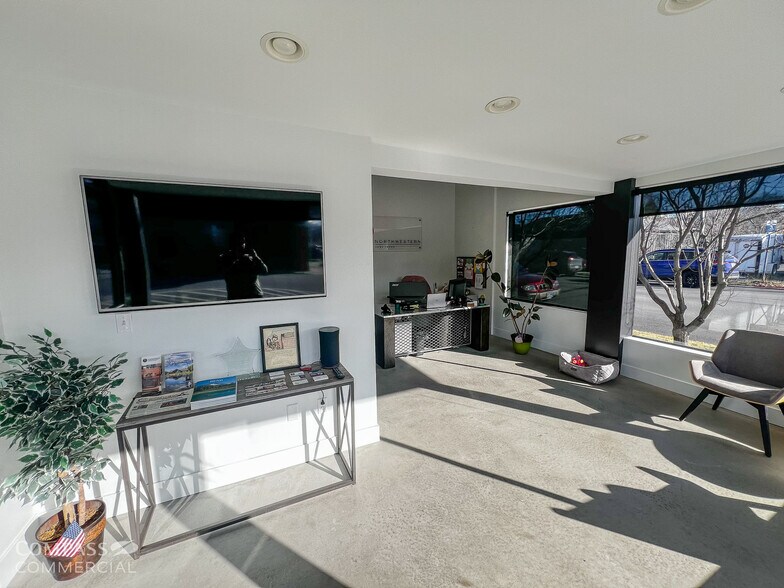 More Photos Of 906 NW Harriman St, Bend Loft Creative Space For Lease