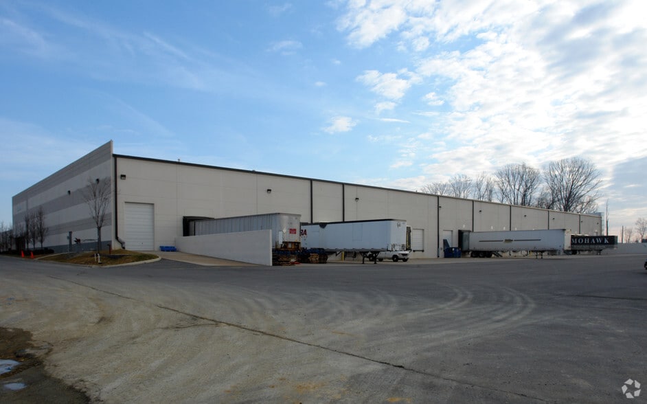 More Photos Of 10404 Lakeridge Pky, Ashland Light Distribution For Lease