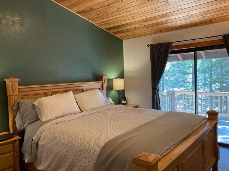 More Photos Of 7582 Buck Brush, Portola Hotel For Sale