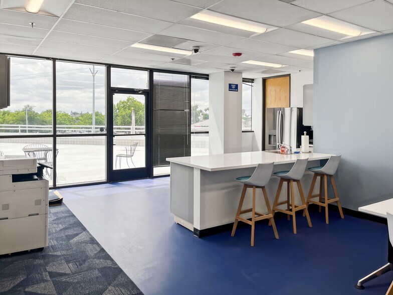 Primary Photo Of 1860 Howe Ave, Sacramento Coworking Space