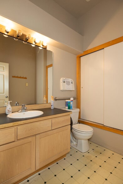 More Photos Of 3408 NE 65th St, Seattle Office Residential For Sale