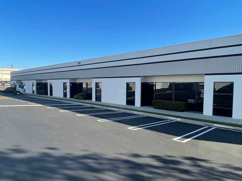 Primary Photo Of 1861 N Gaffey St, San Pedro Flex For Lease