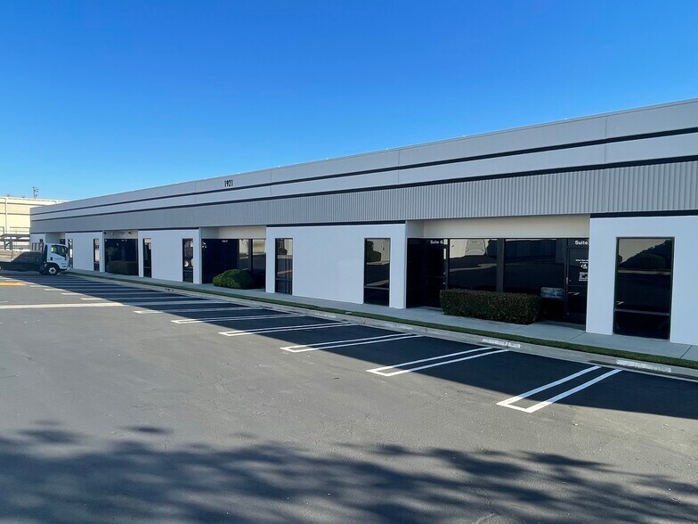 Primary Photo Of 1861 N Gaffey St, San Pedro Flex For Lease