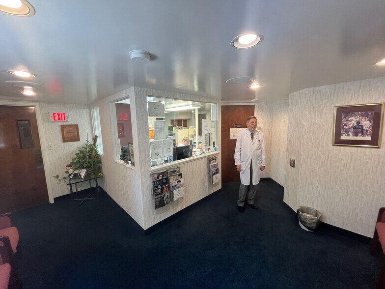 More Photos Of 1319 Anderson, Fort Lee Medical For Sale