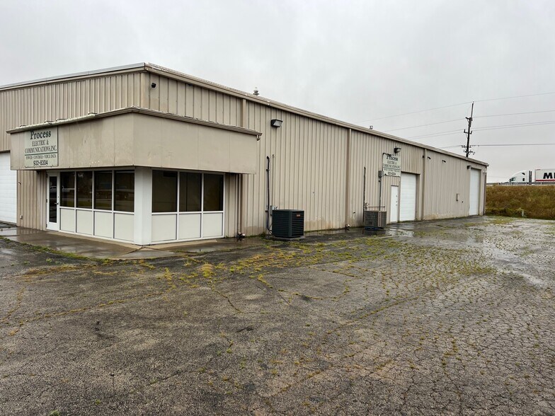 More Photos Of 1240 Stanford Dr, Kankakee Industrial For Sale