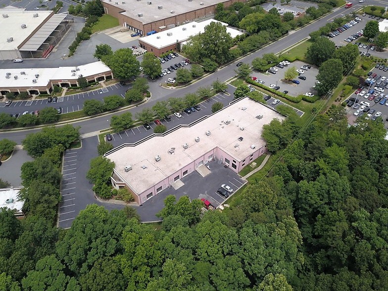 More Photos Of 2400 Crownpoint Executive Dr, Charlotte Office For Lease