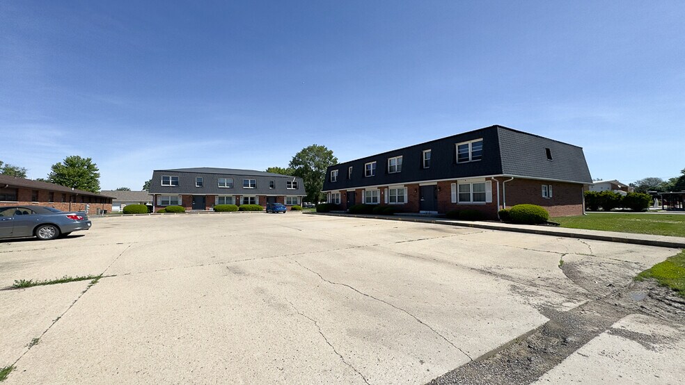 More Photos Of 2 Michael St, Streator Apartments For Sale